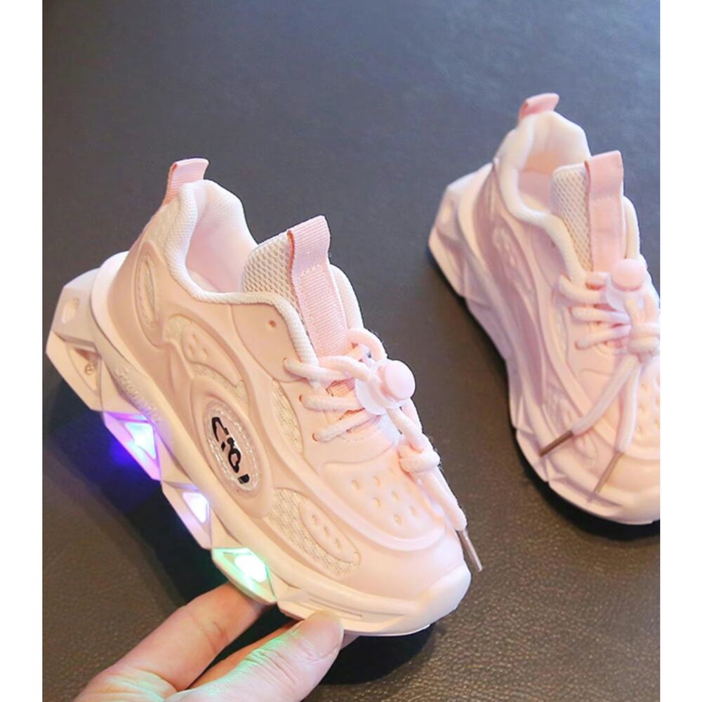 Kids pink light up shoes CN 24 Brand New